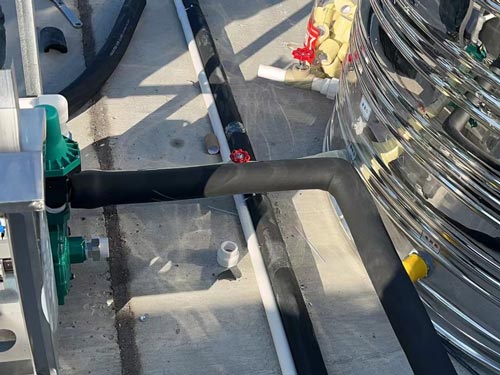 合肥啟灝醫(yī)療科技有限公司空氣熱水器安裝現(xiàn)場